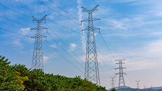 集中蓄电池供电与自带蓄电池供电在应急照明系统中应用的比较